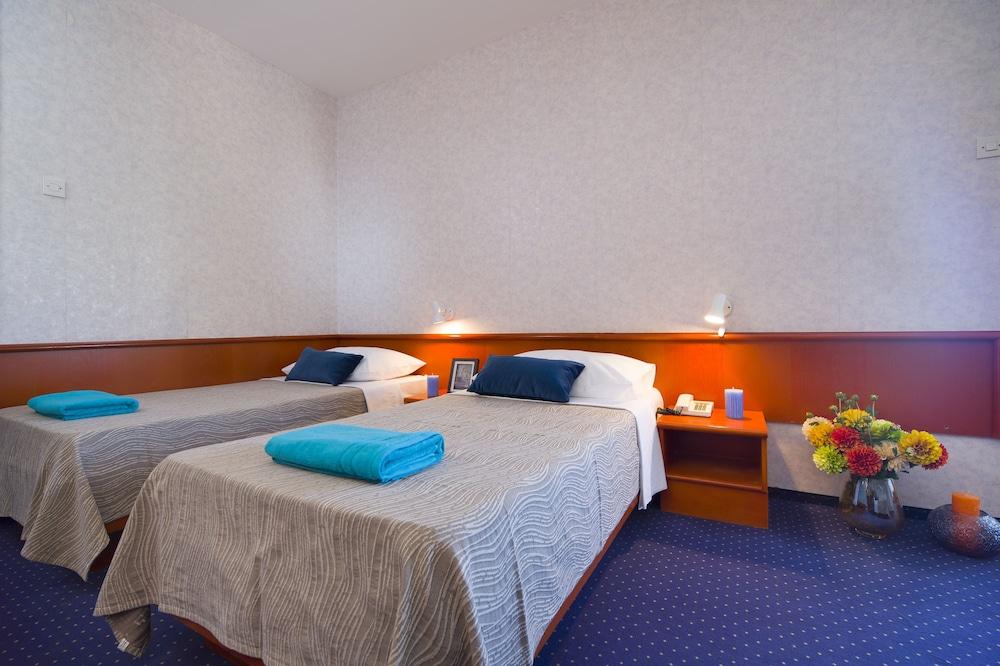 Hotel Laguna Gradac  Esterno foto
