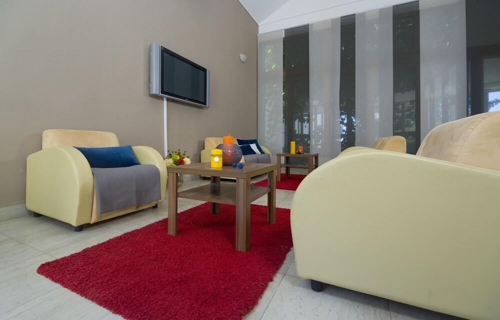Hotel Laguna Gradac  Esterno foto