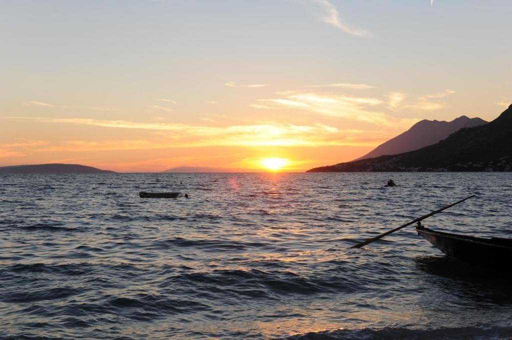 Hotel Laguna Gradac  Esterno foto