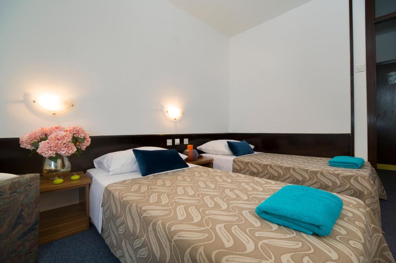 Hotel Laguna Gradac  Esterno foto